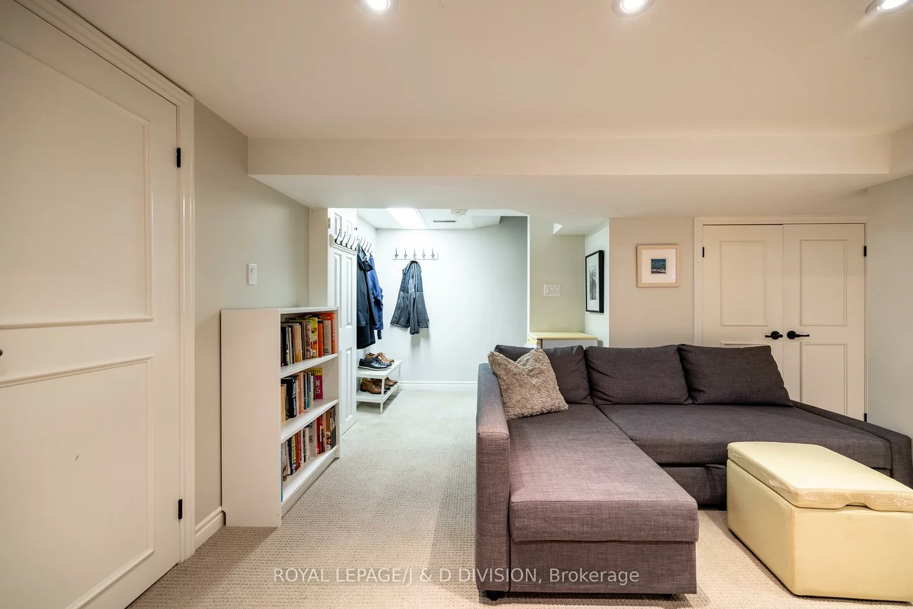 1049, Mount Pleasant, Mount Pleasant East, Toronto