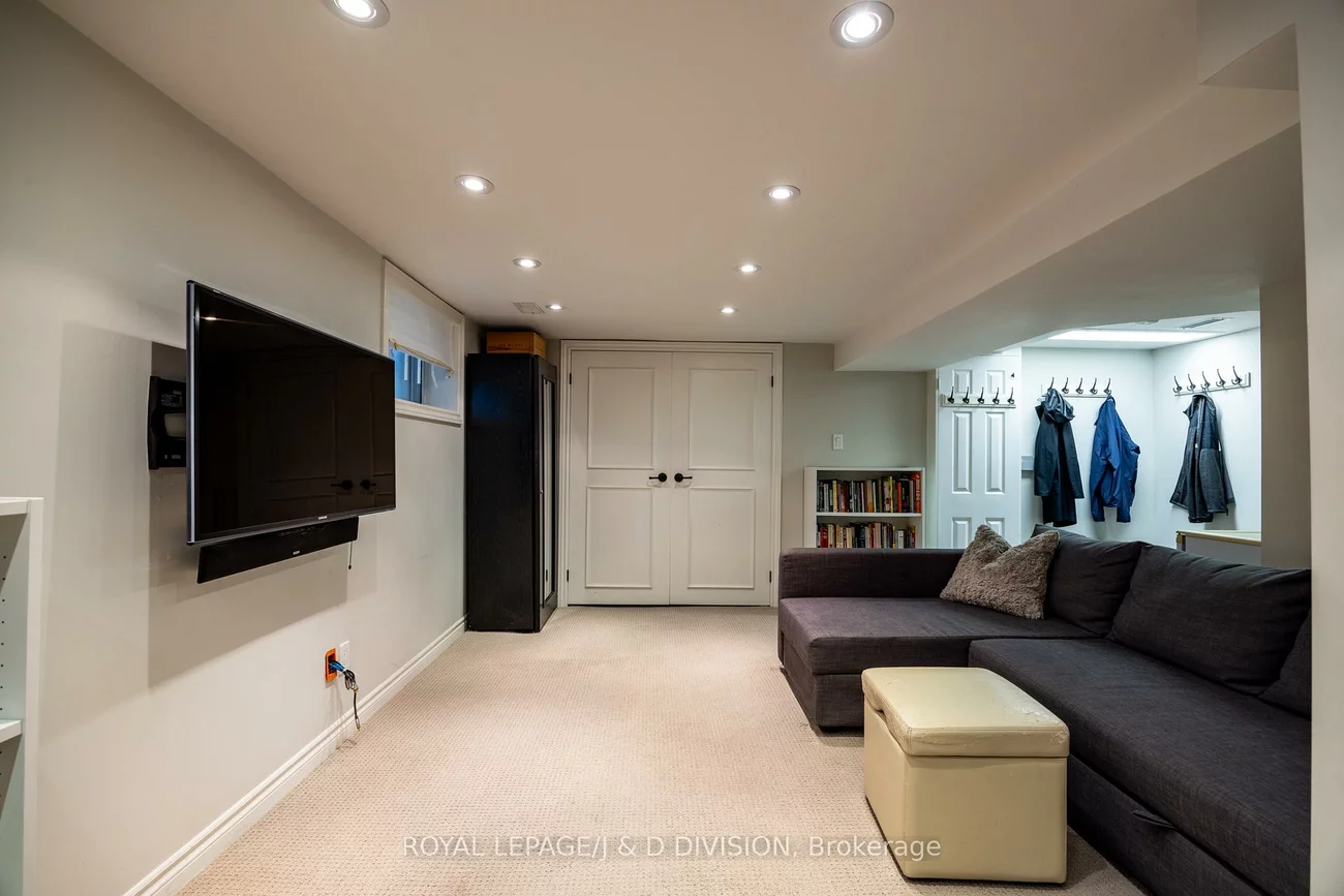 1049, Mount Pleasant, Mount Pleasant East, Toronto