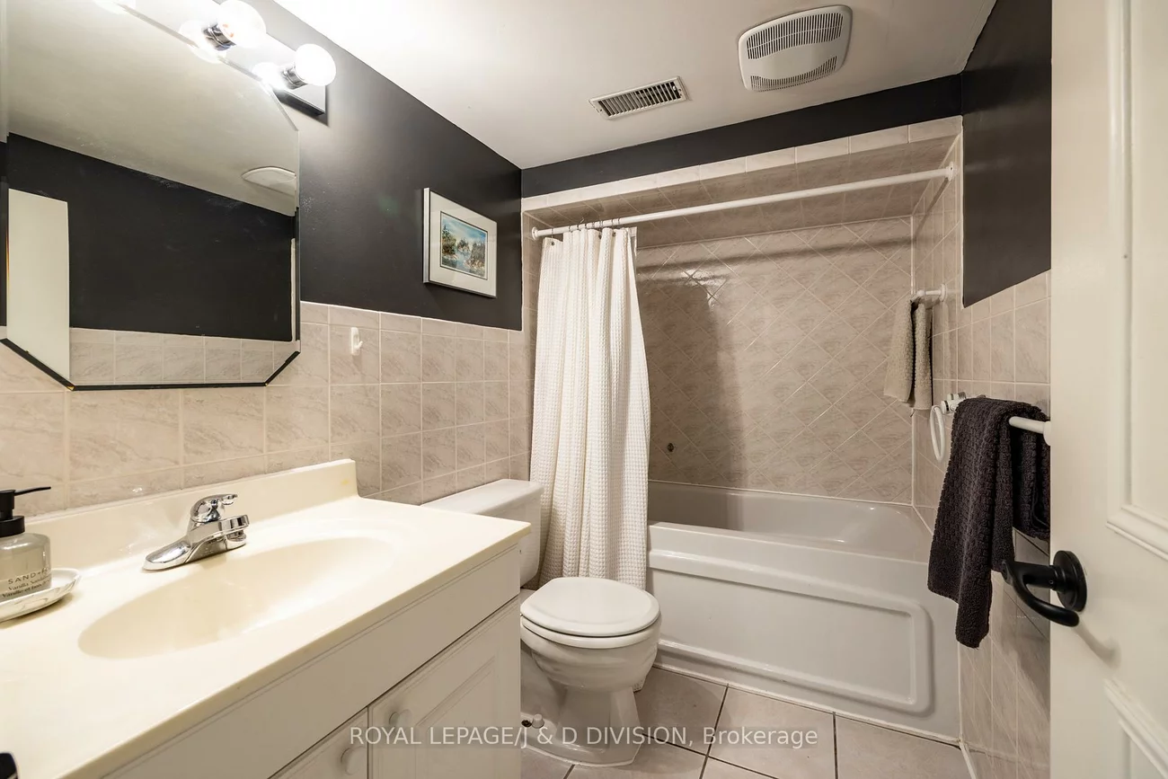 1049, Mount Pleasant, Mount Pleasant East, Toronto