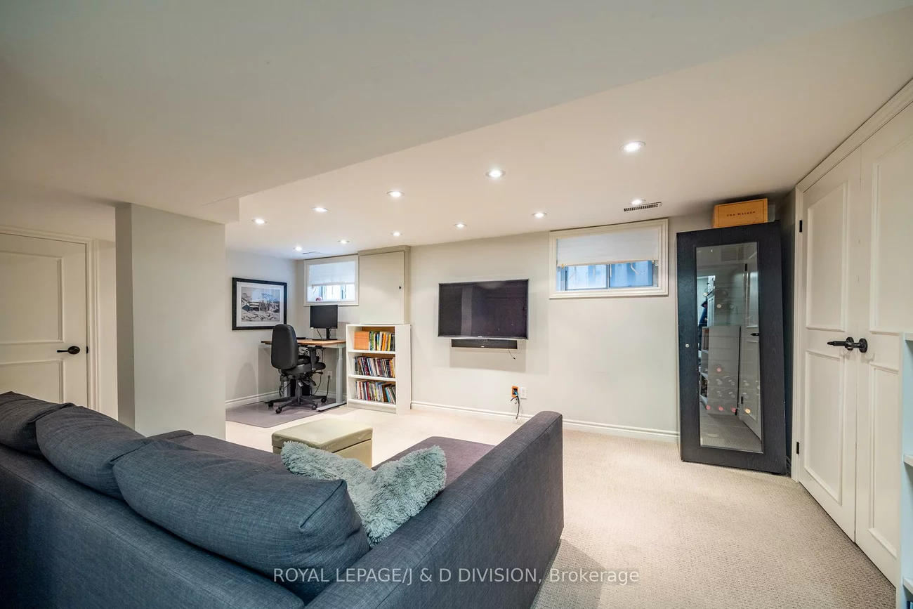 1049, Mount Pleasant, Mount Pleasant East, Toronto