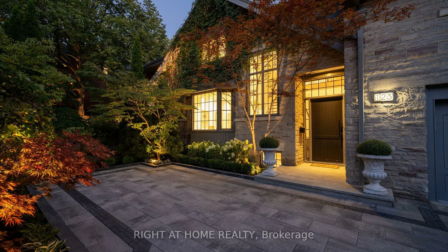 123, South, Rosedale-Moore Park, Toronto