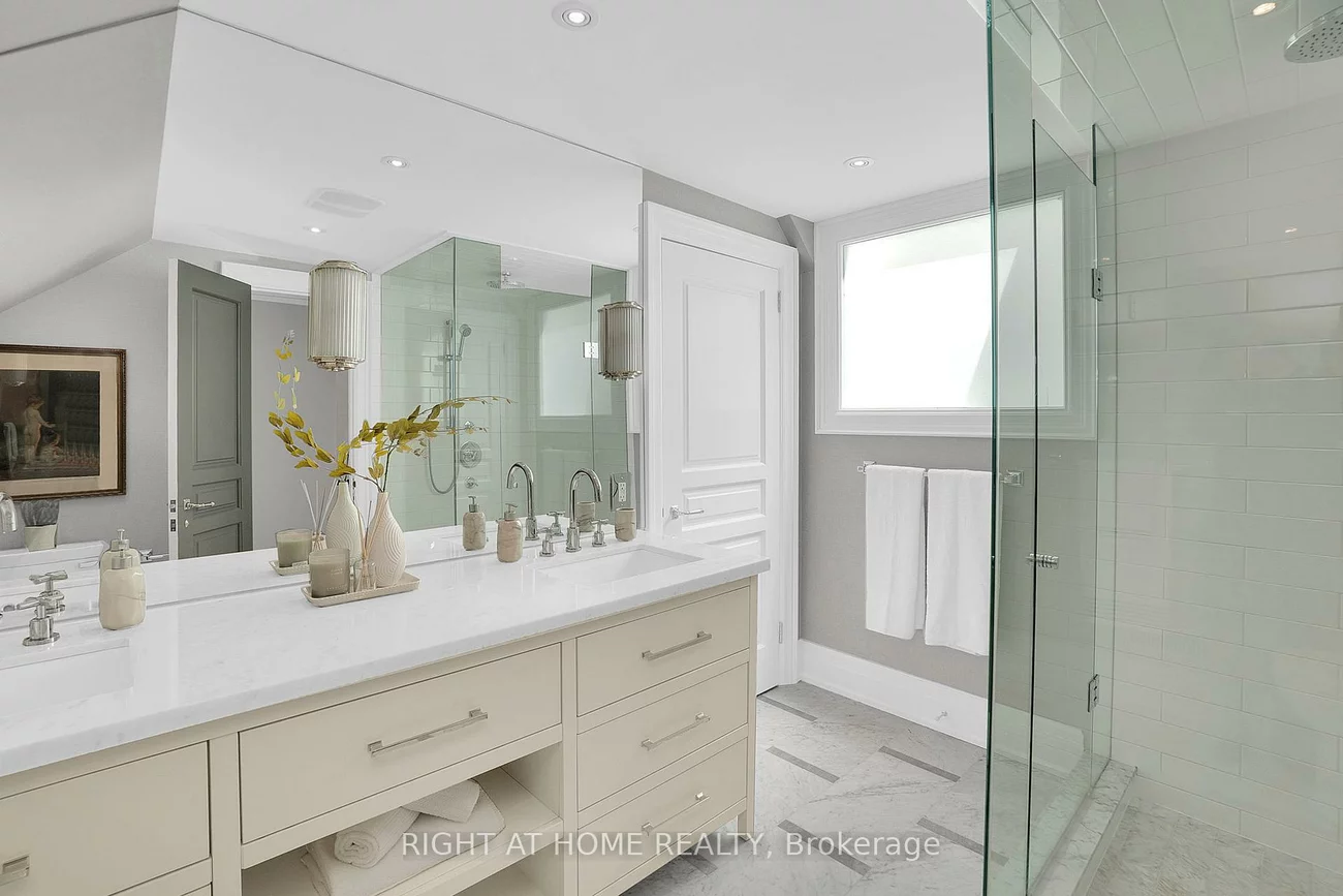 123, South, Rosedale-Moore Park, Toronto