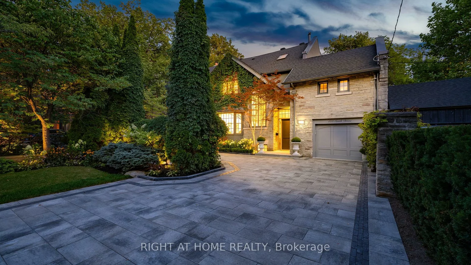 123, South, Rosedale-Moore Park, Toronto