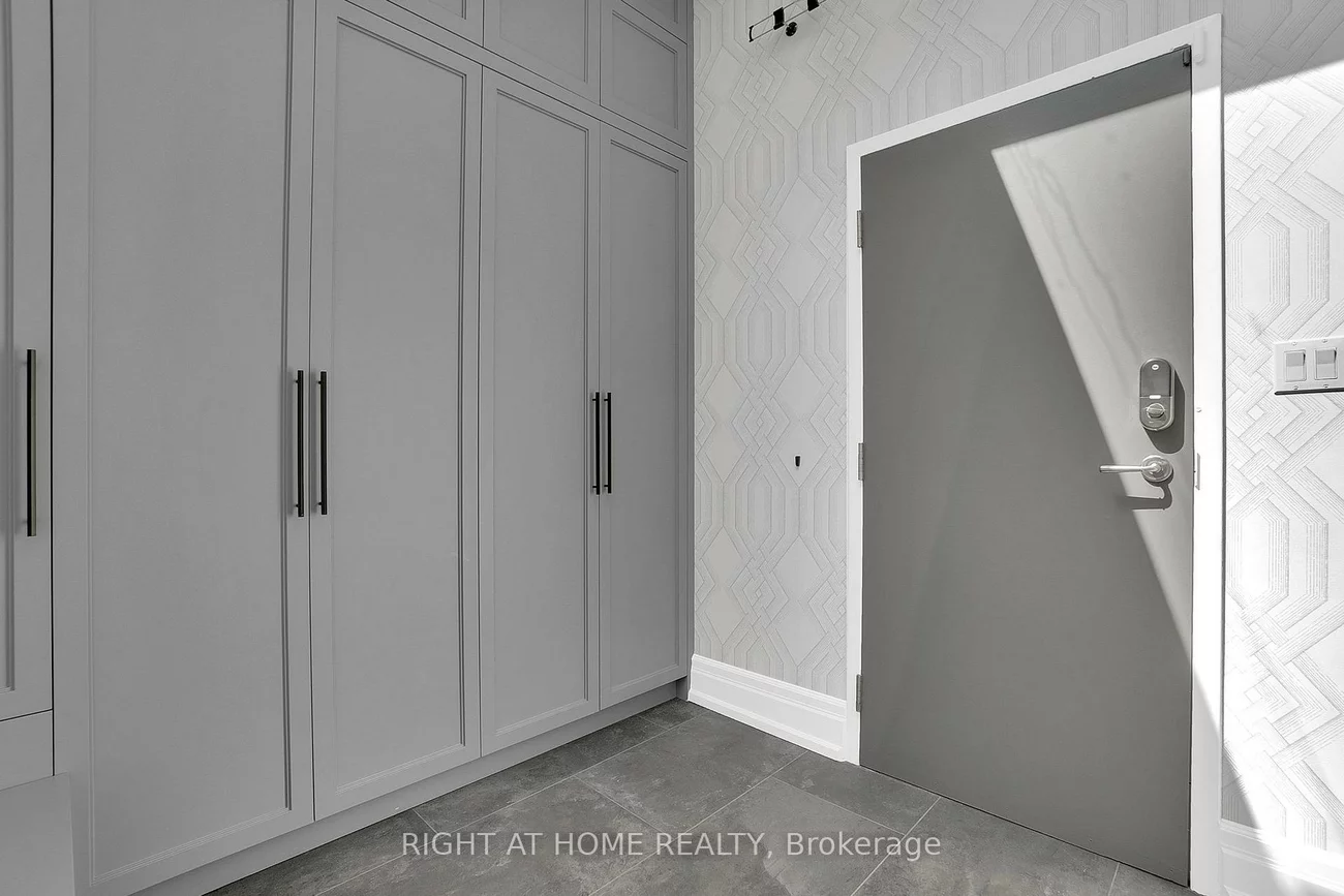 123, South, Rosedale-Moore Park, Toronto