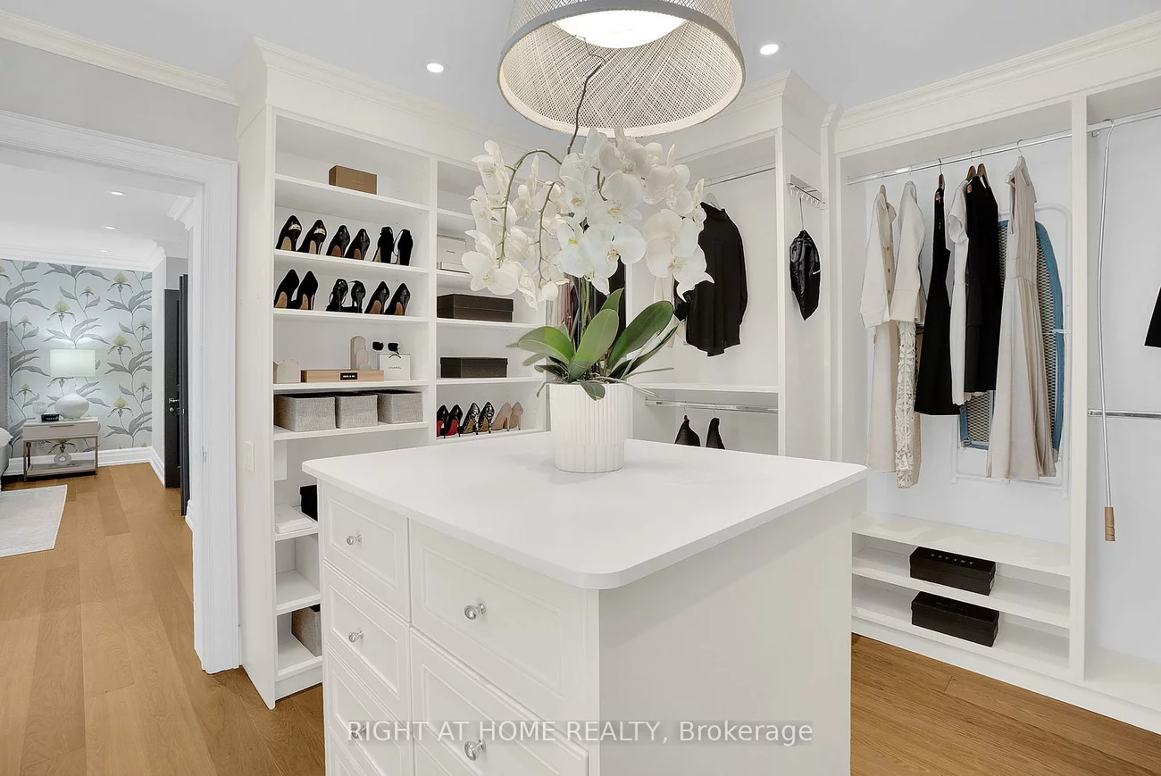 123, South, Rosedale-Moore Park, Toronto