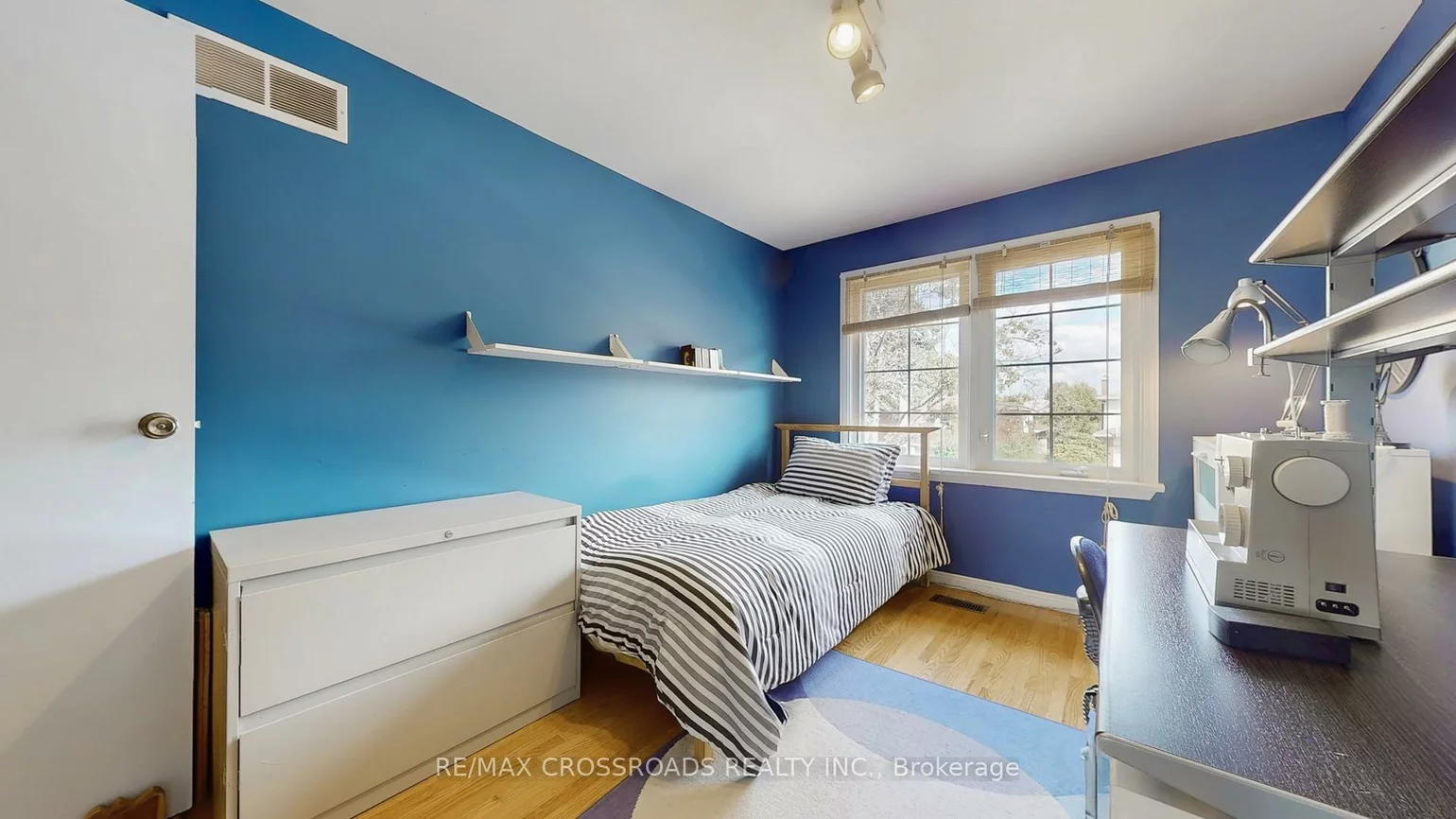218, Kingslake, Don Valley Village, Toronto