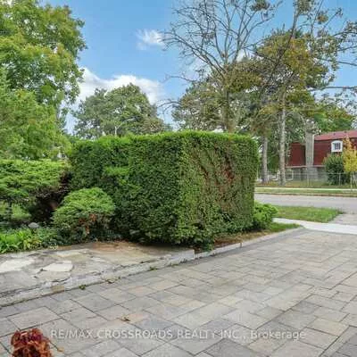 218, Kingslake, Don Valley Village, Toronto