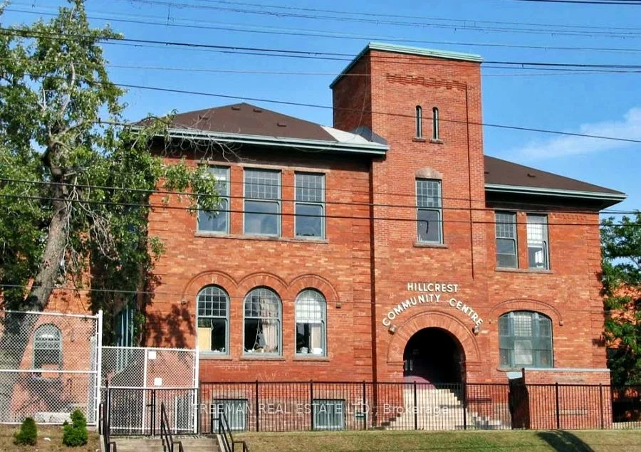 56, Austin, Casa Loma, Toronto
