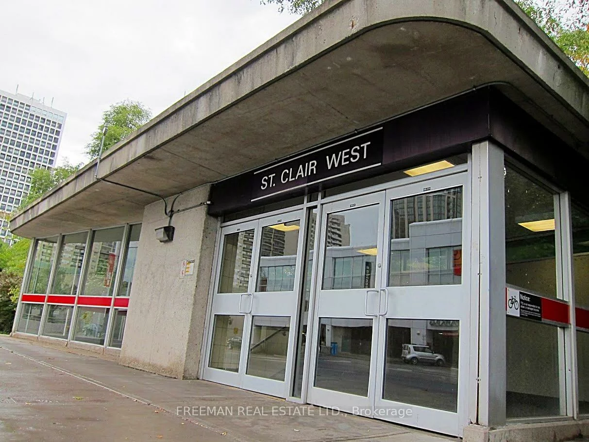 56, Austin, Casa Loma, Toronto