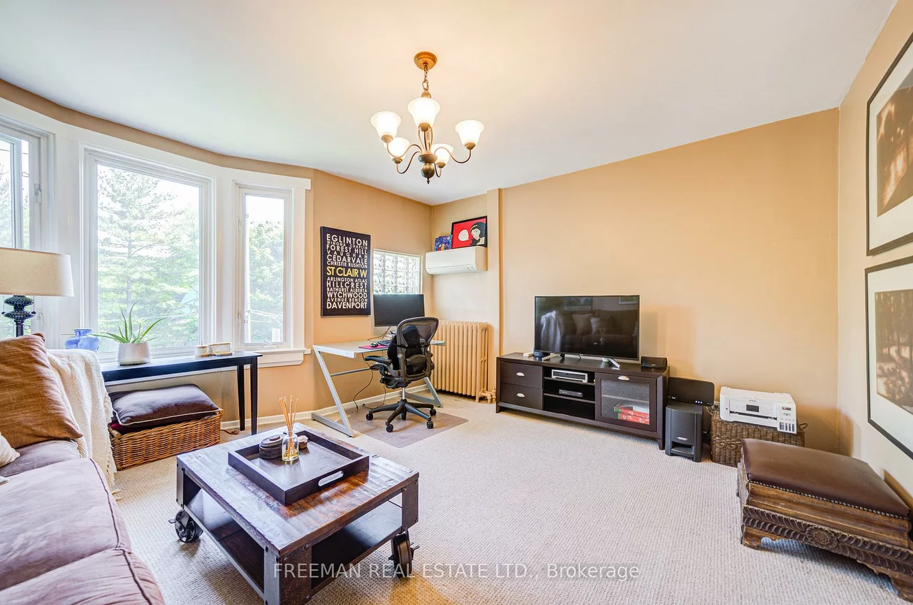 56, Austin, Casa Loma, Toronto