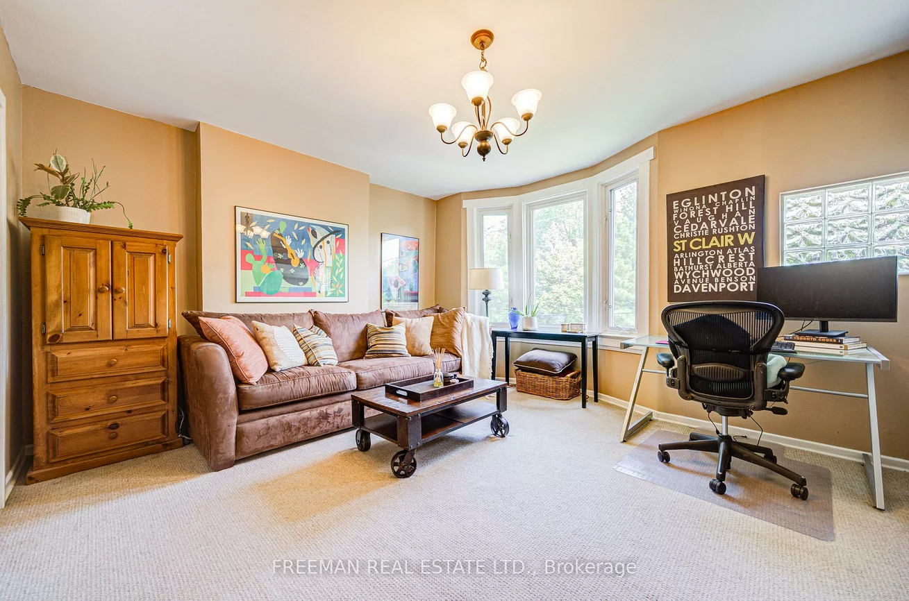 56, Austin, Casa Loma, Toronto