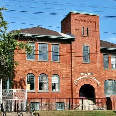 56, Austin, Casa Loma, Toronto