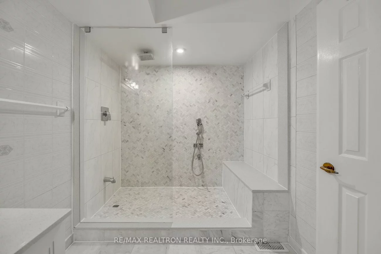 120, Laurentide, Parkwoods-Donalda, Toronto
