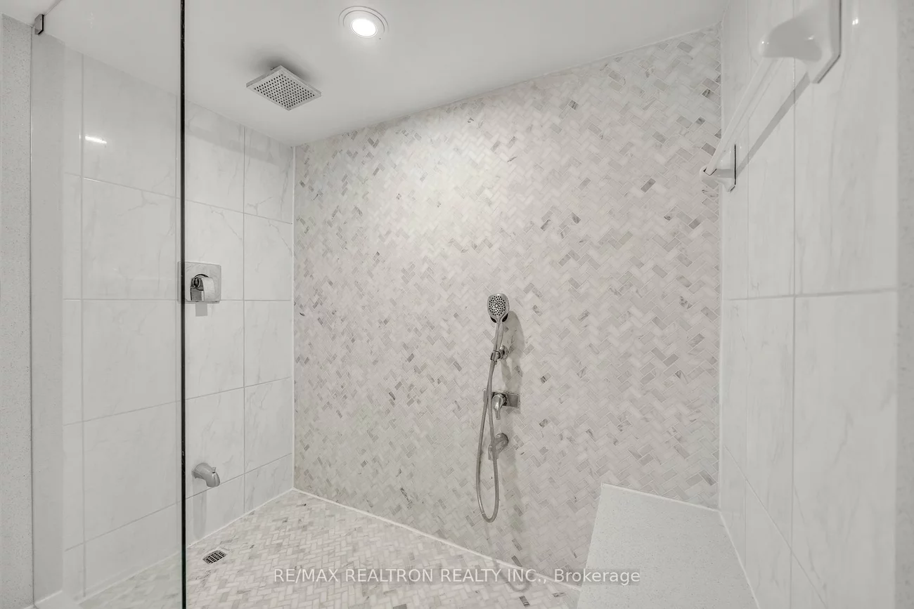 120, Laurentide, Parkwoods-Donalda, Toronto