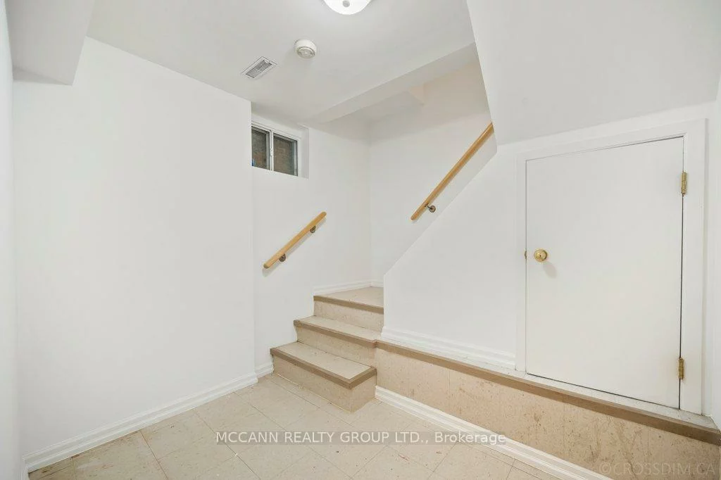 118, Braeside, Lawrence Park North, Toronto