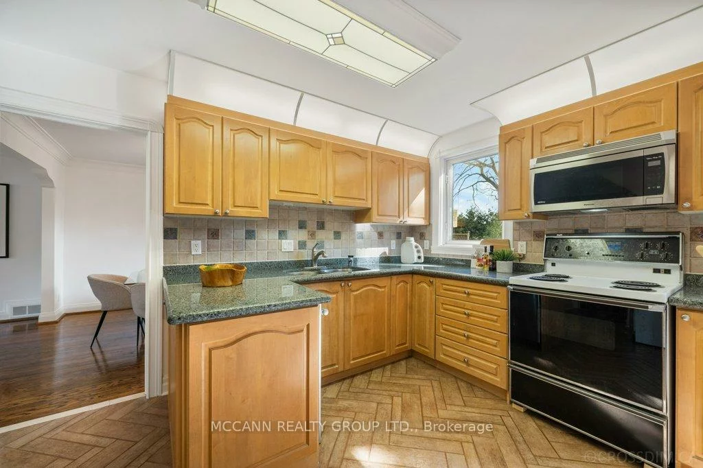 118, Braeside, Lawrence Park North, Toronto