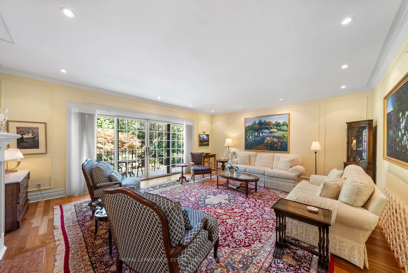 100, Elm, Rosedale-Moore Park, Toronto