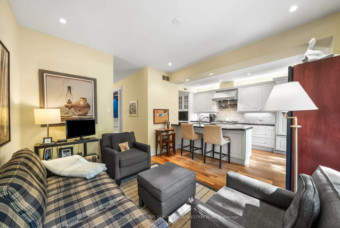 100, Elm, Rosedale-Moore Park, Toronto