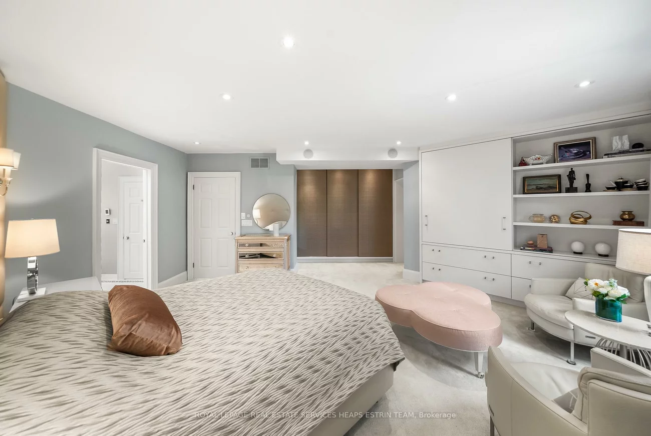 53, Colin, Yonge-Eglinton, Toronto