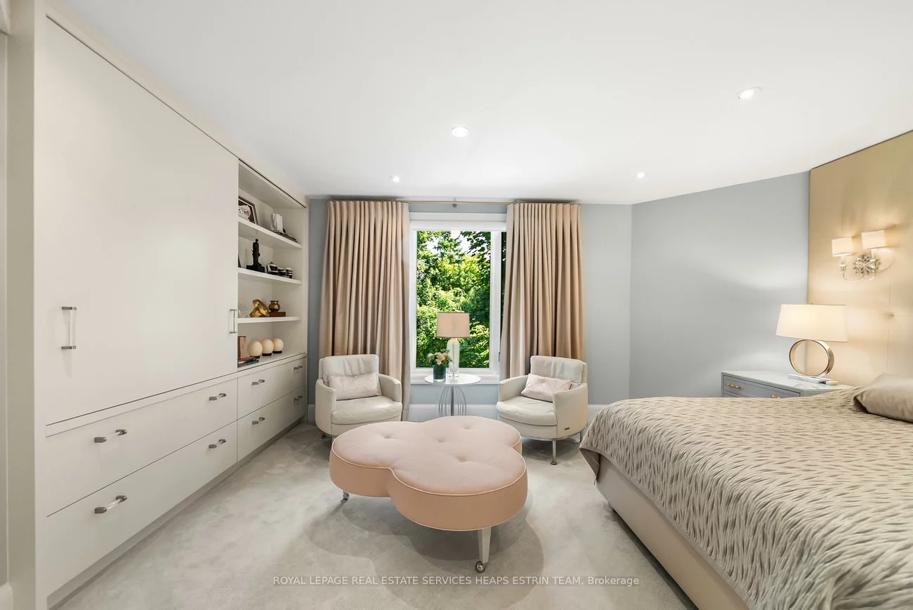 53, Colin, Yonge-Eglinton, Toronto
