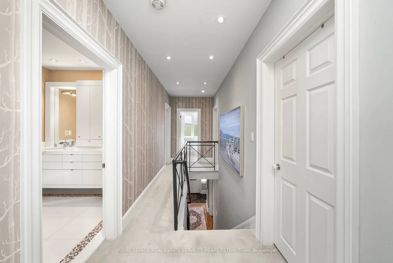 53, Colin, Yonge-Eglinton, Toronto
