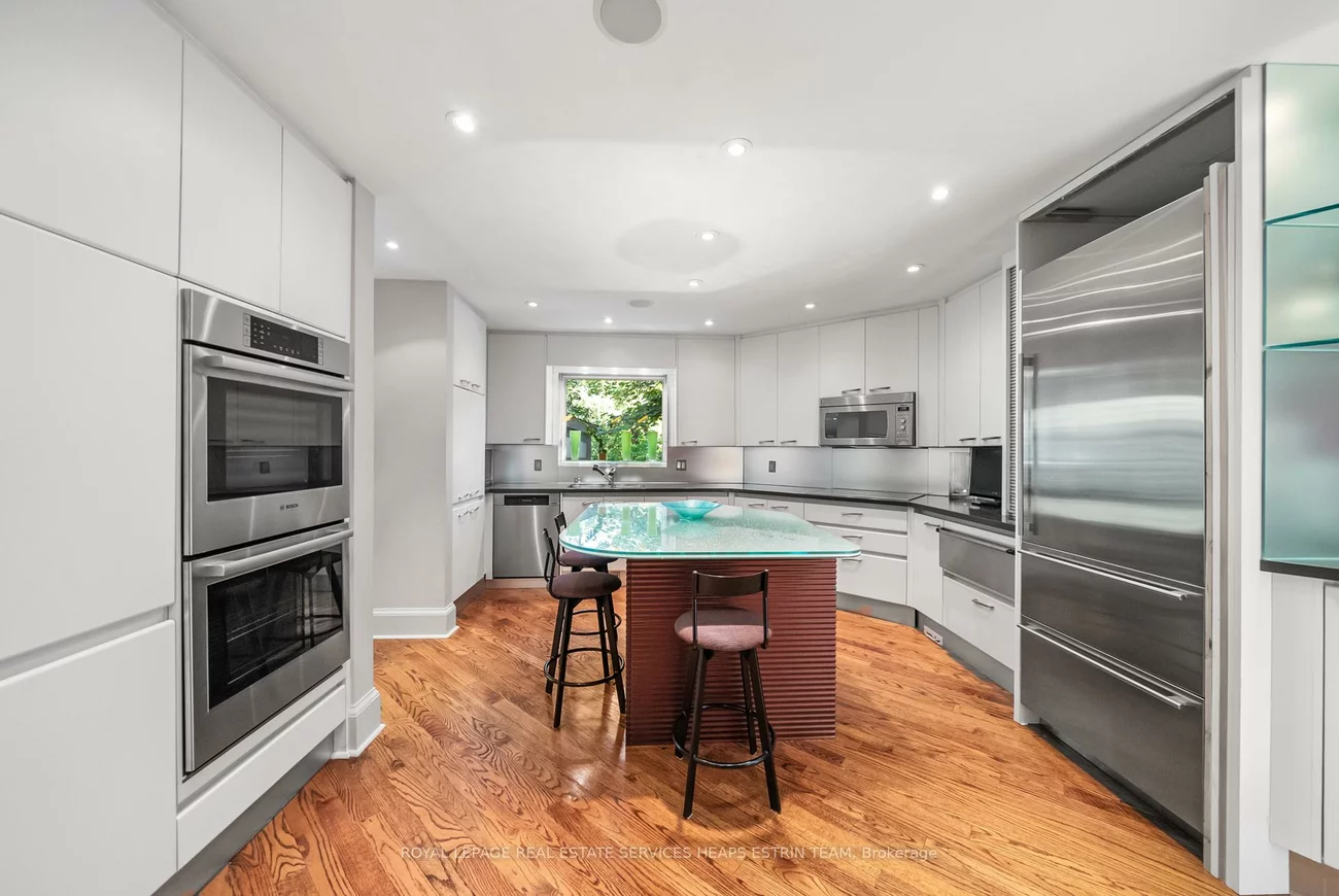 53, Colin, Yonge-Eglinton, Toronto
