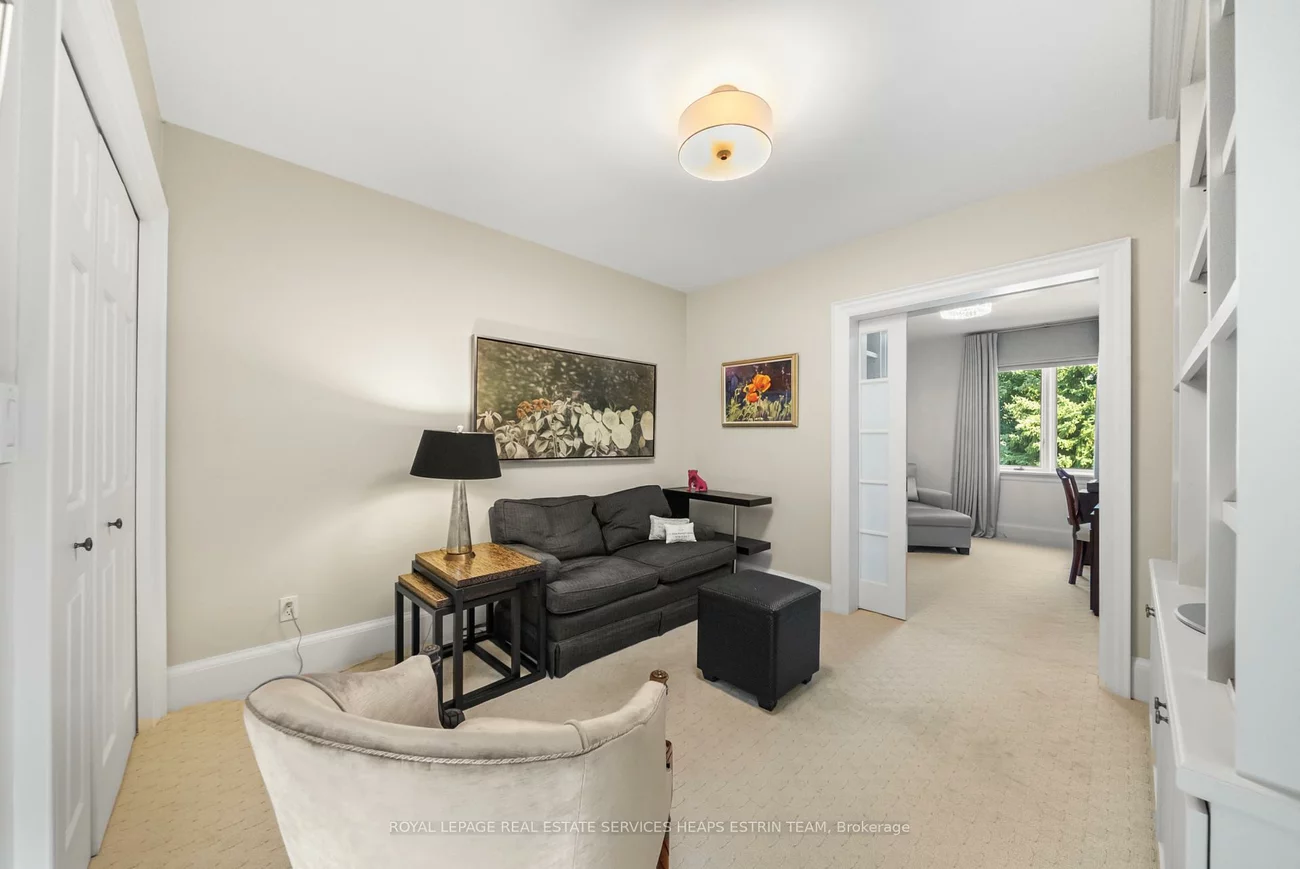 53, Colin, Yonge-Eglinton, Toronto