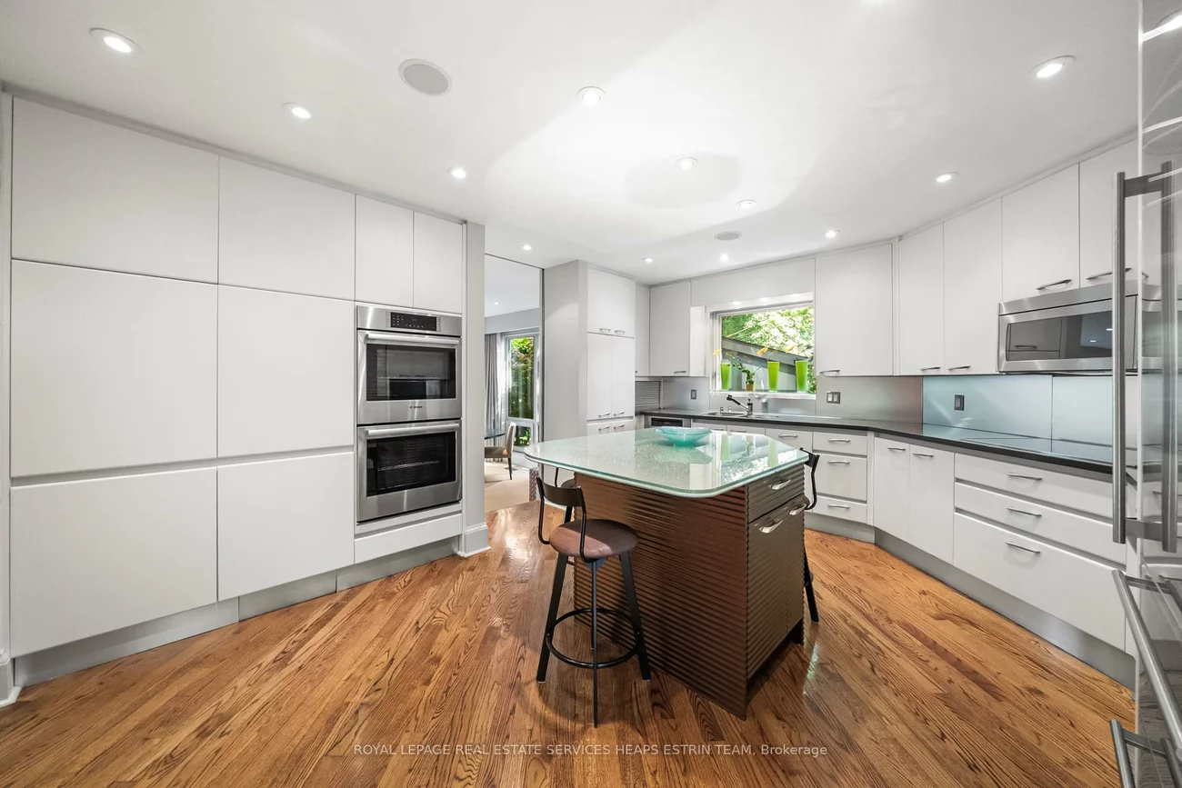53, Colin, Yonge-Eglinton, Toronto