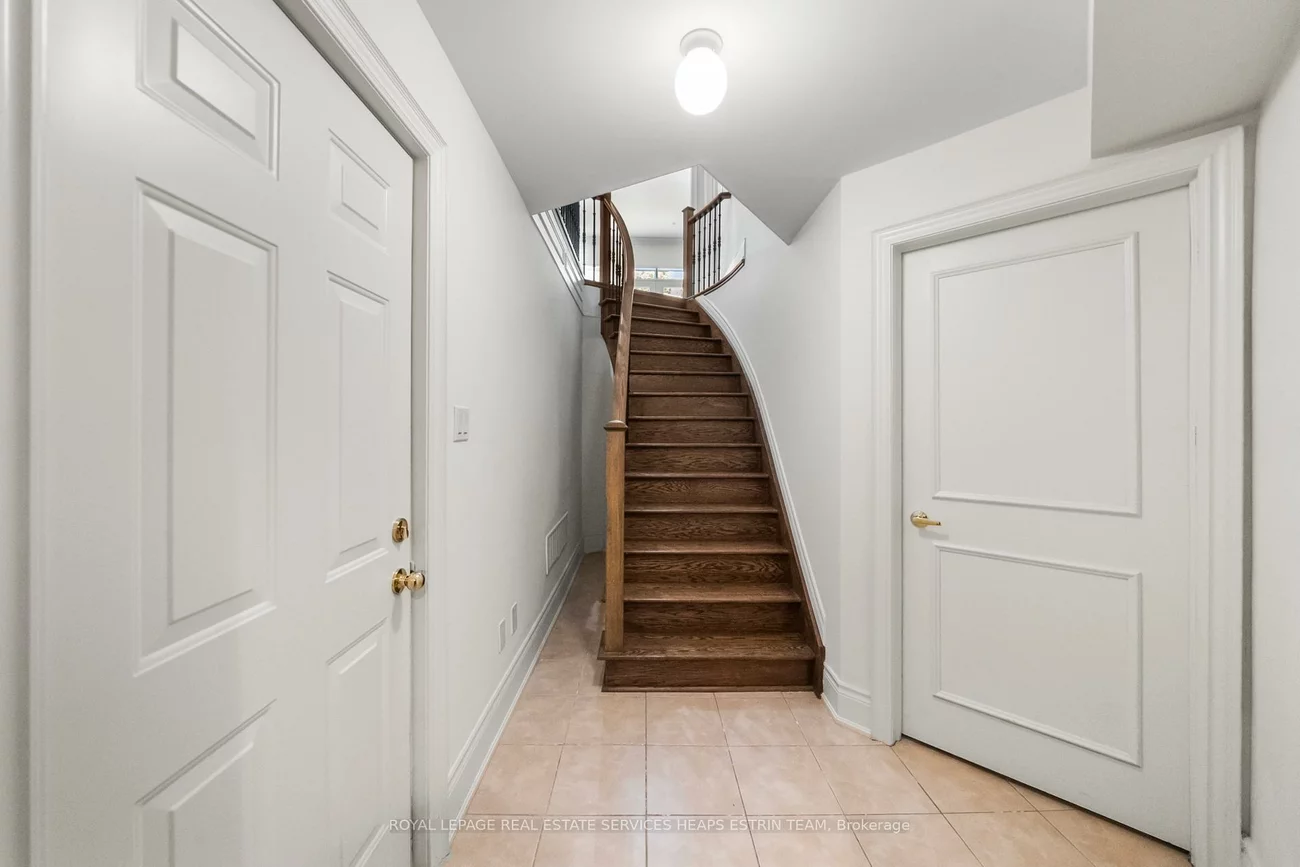 44, True Davidson, Leaside, Toronto