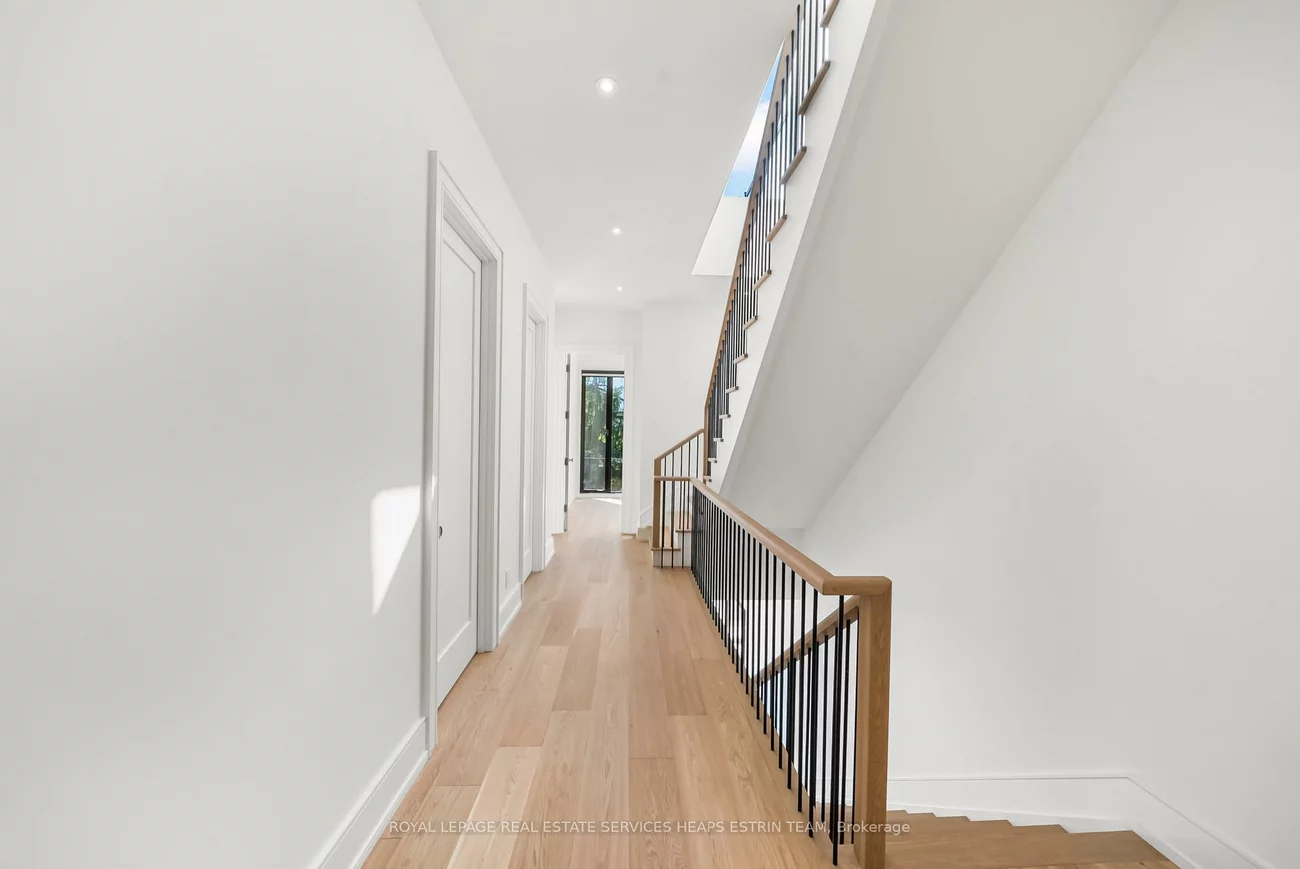 38, Evergreen, Leaside, Toronto