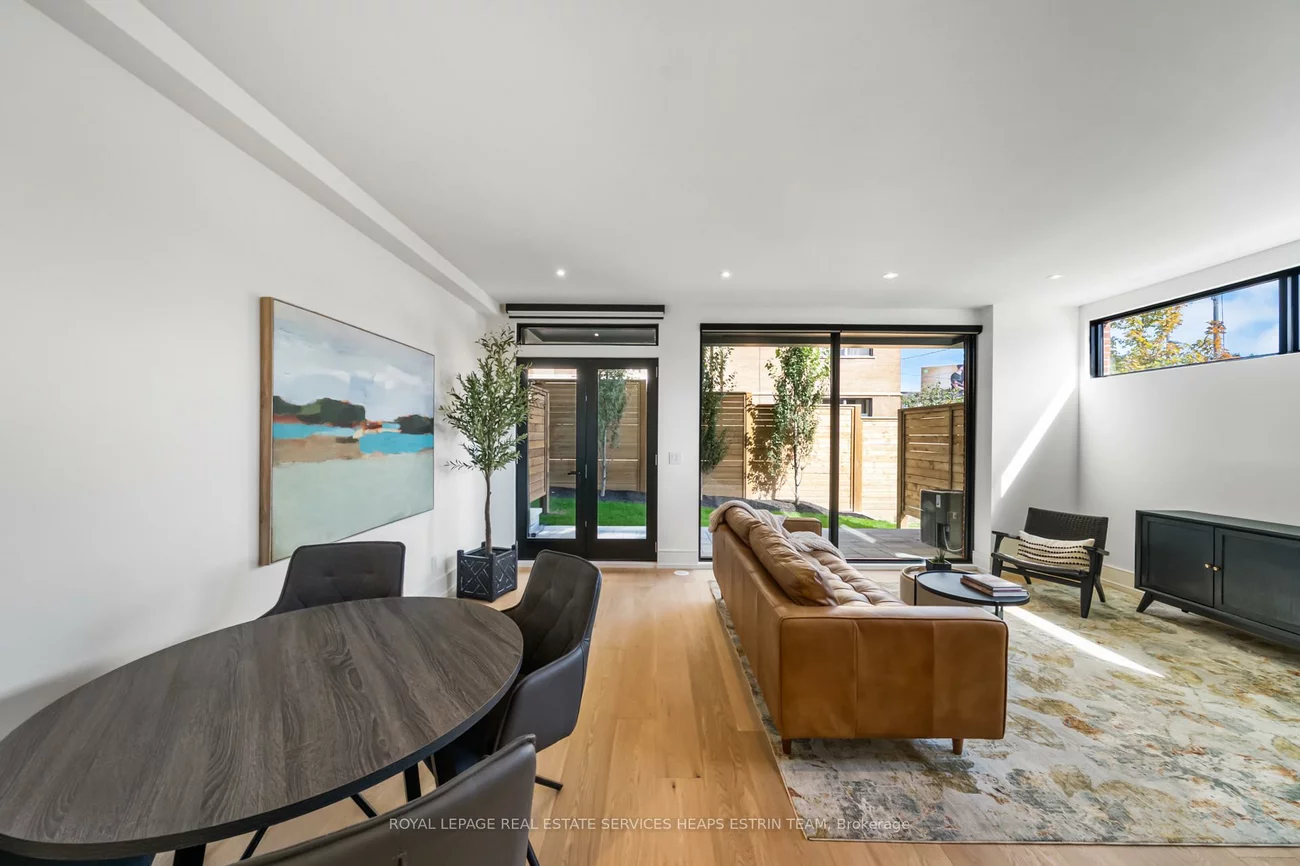 38, Evergreen, Leaside, Toronto