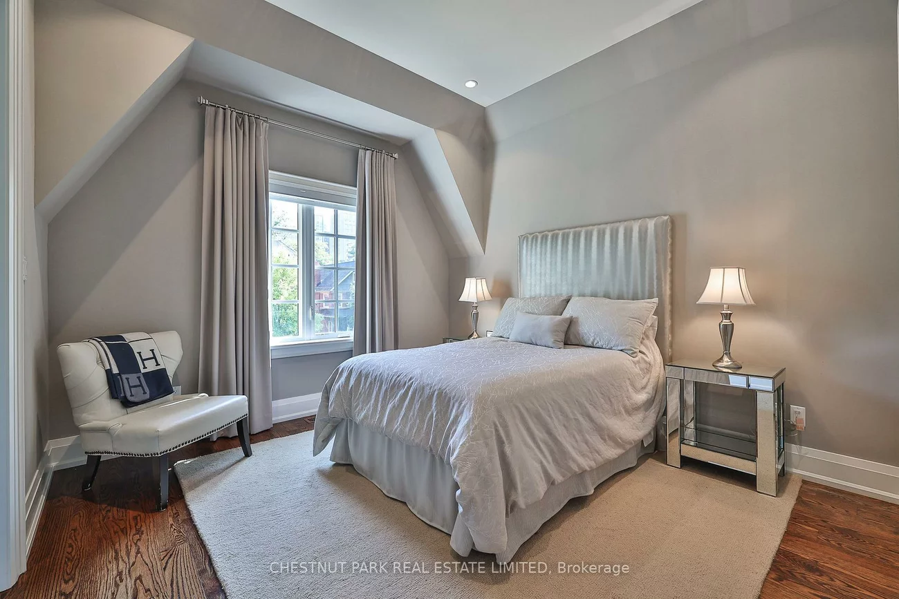 62, Heath, Yonge-St. Clair, Toronto
