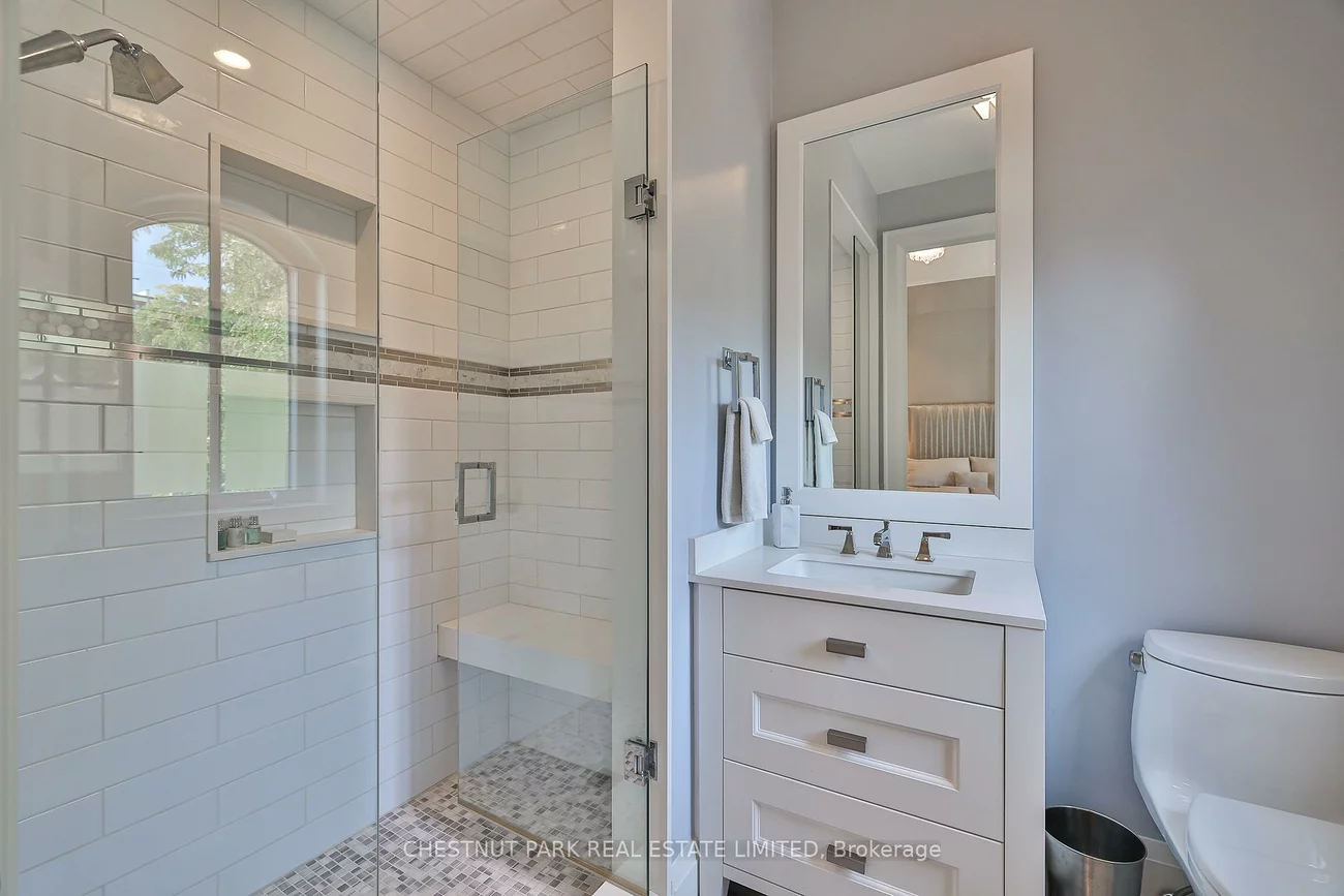 62, Heath, Yonge-St. Clair, Toronto