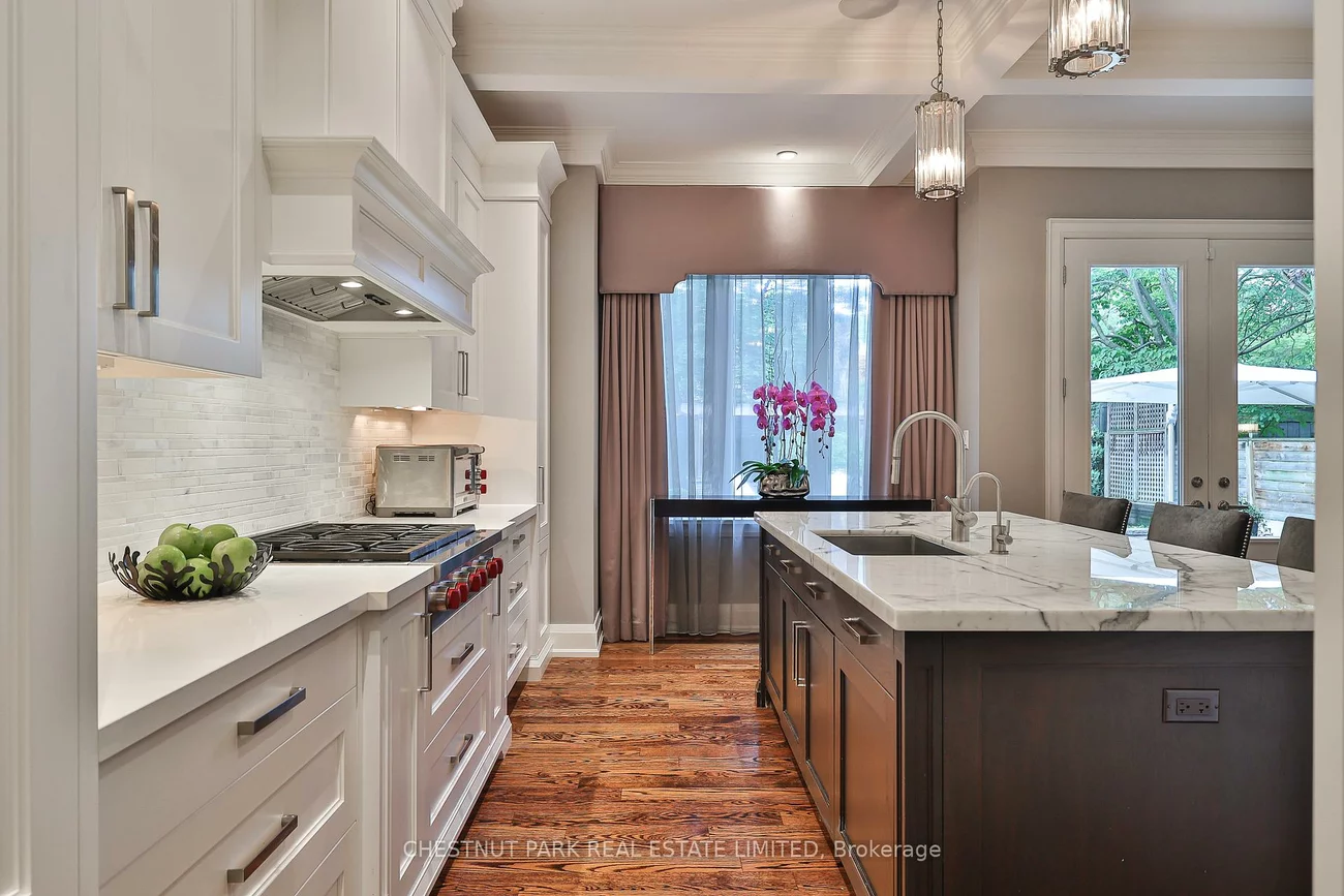 62, Heath, Yonge-St. Clair, Toronto