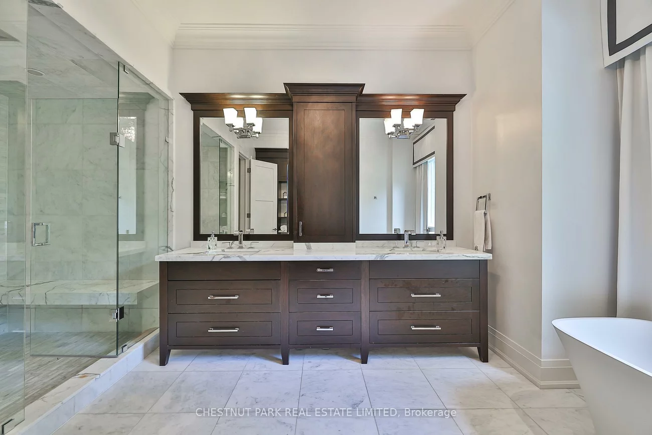 62, Heath, Yonge-St. Clair, Toronto
