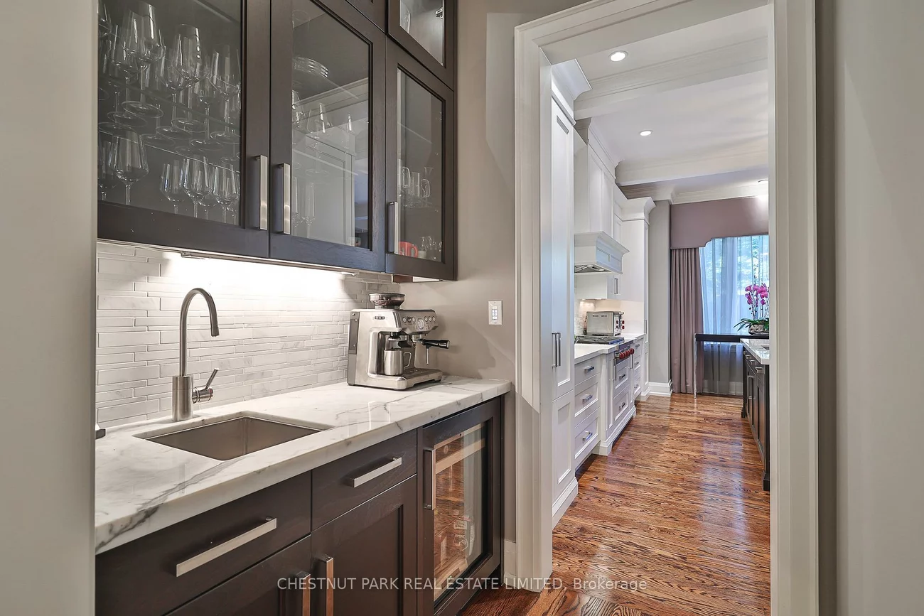 62, Heath, Yonge-St. Clair, Toronto