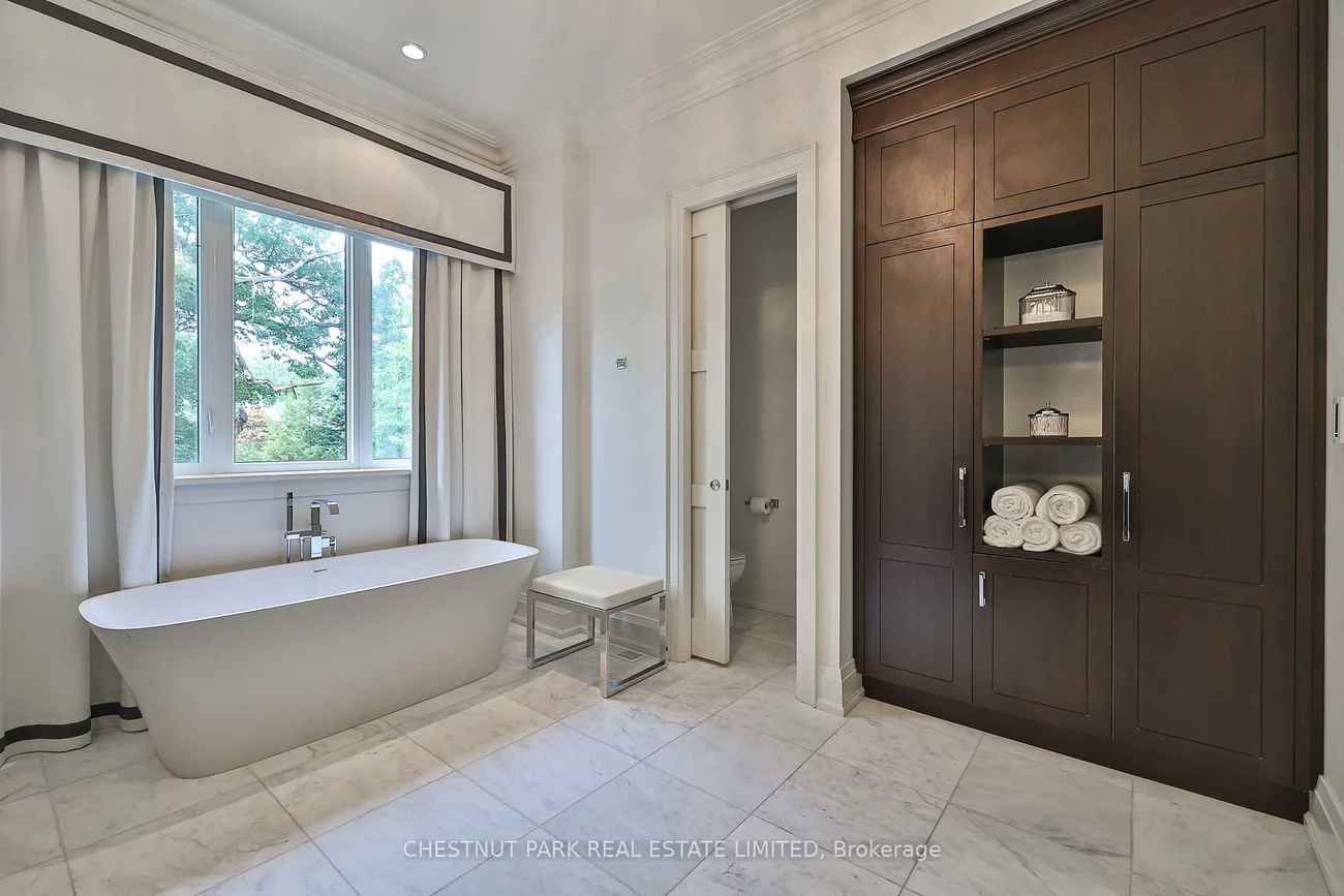 62, Heath, Yonge-St. Clair, Toronto