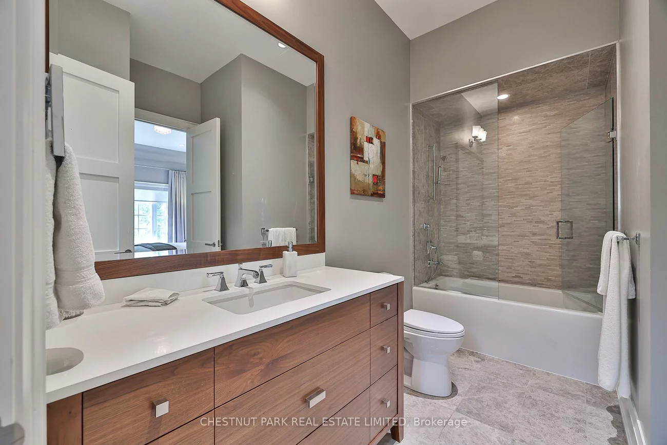 62, Heath, Yonge-St. Clair, Toronto