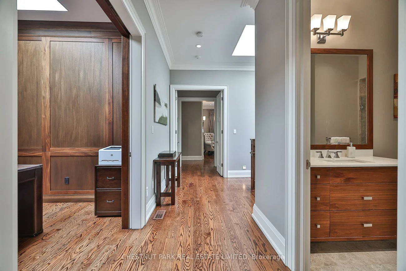 62, Heath, Yonge-St. Clair, Toronto