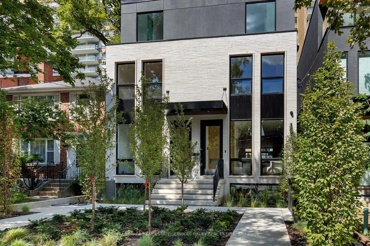 26, Mcmaster, Casa Loma, Toronto