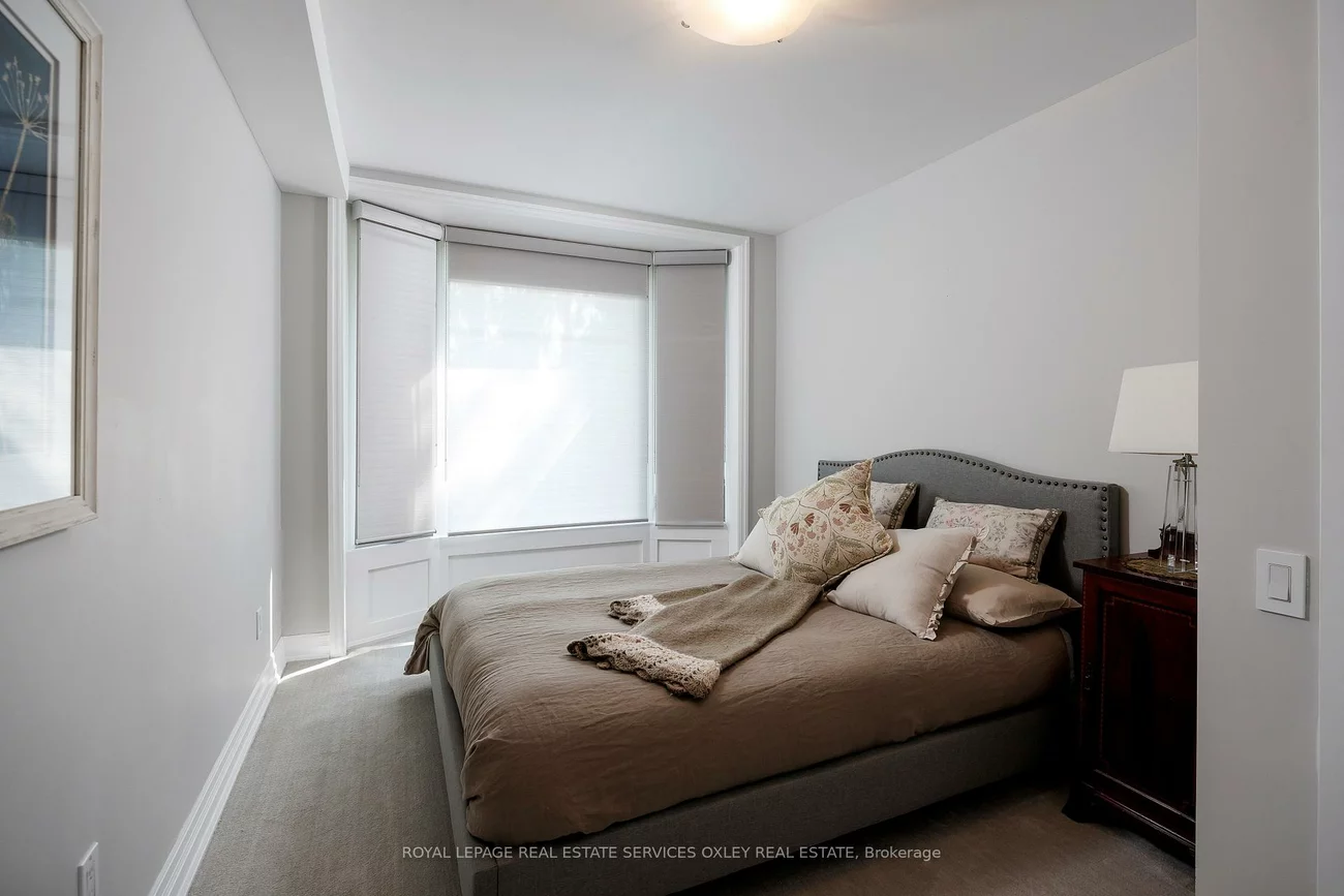 26, Mcmaster, Casa Loma, Toronto