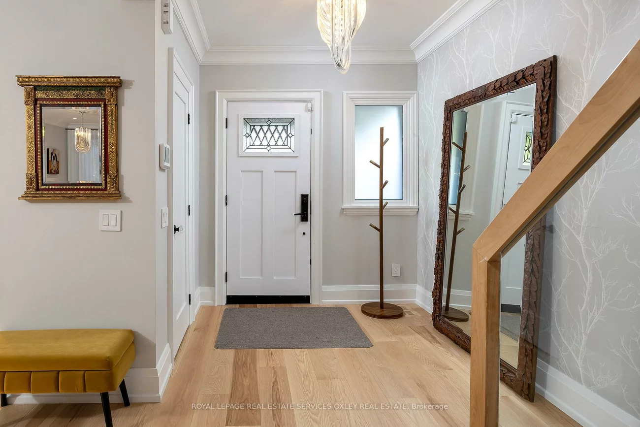 26, Mcmaster, Casa Loma, Toronto
