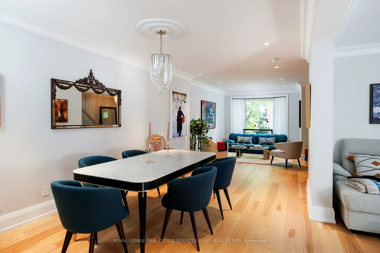 26, Mcmaster, Casa Loma, Toronto