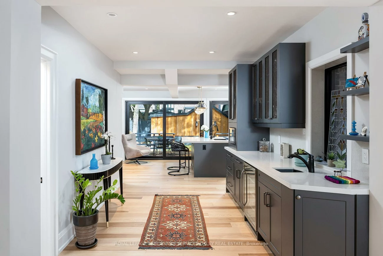 26, Mcmaster, Casa Loma, Toronto