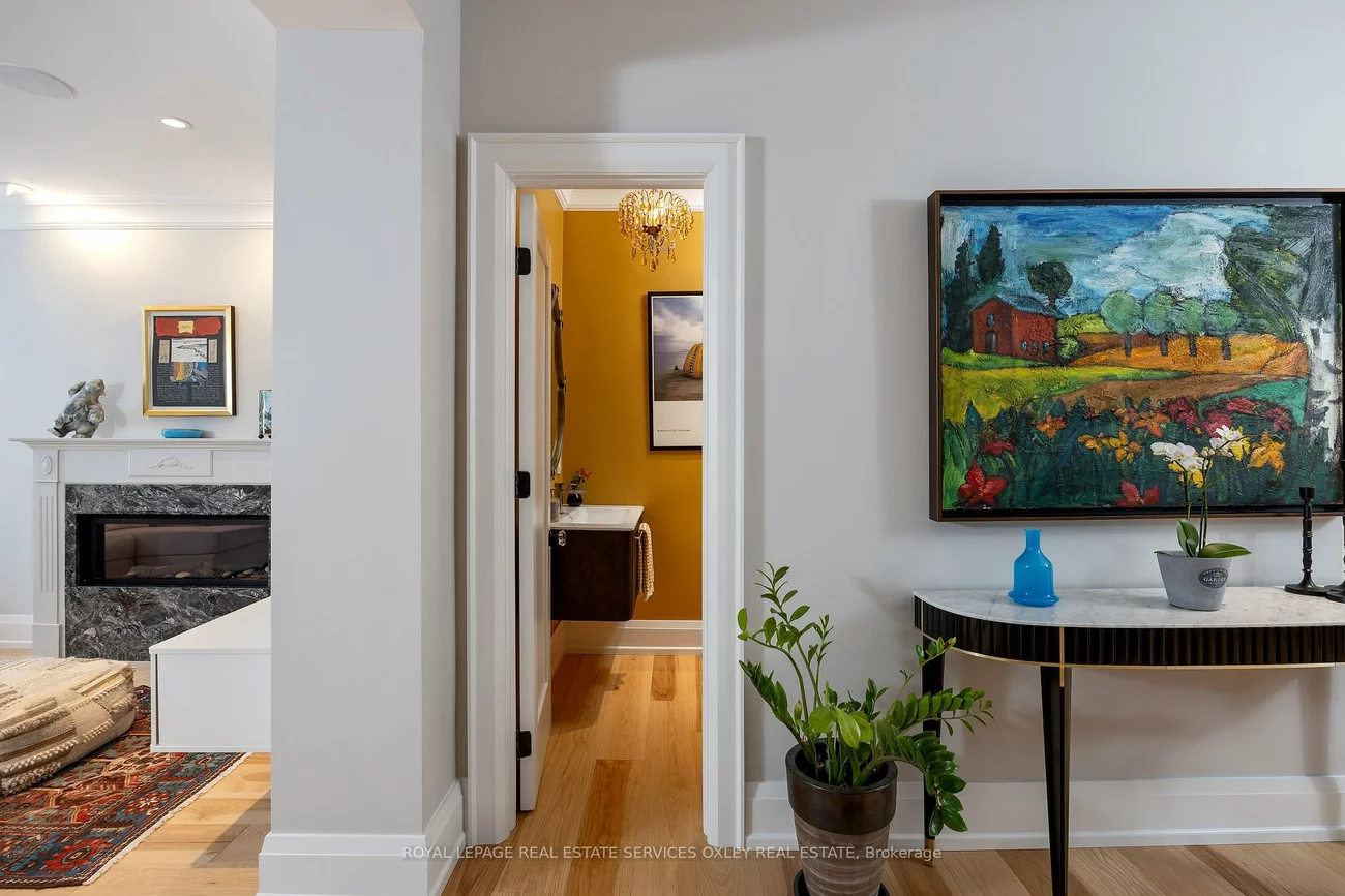 26, Mcmaster, Casa Loma, Toronto