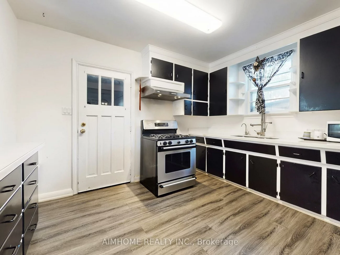 61, Talbot, Newtonbrook West, Toronto