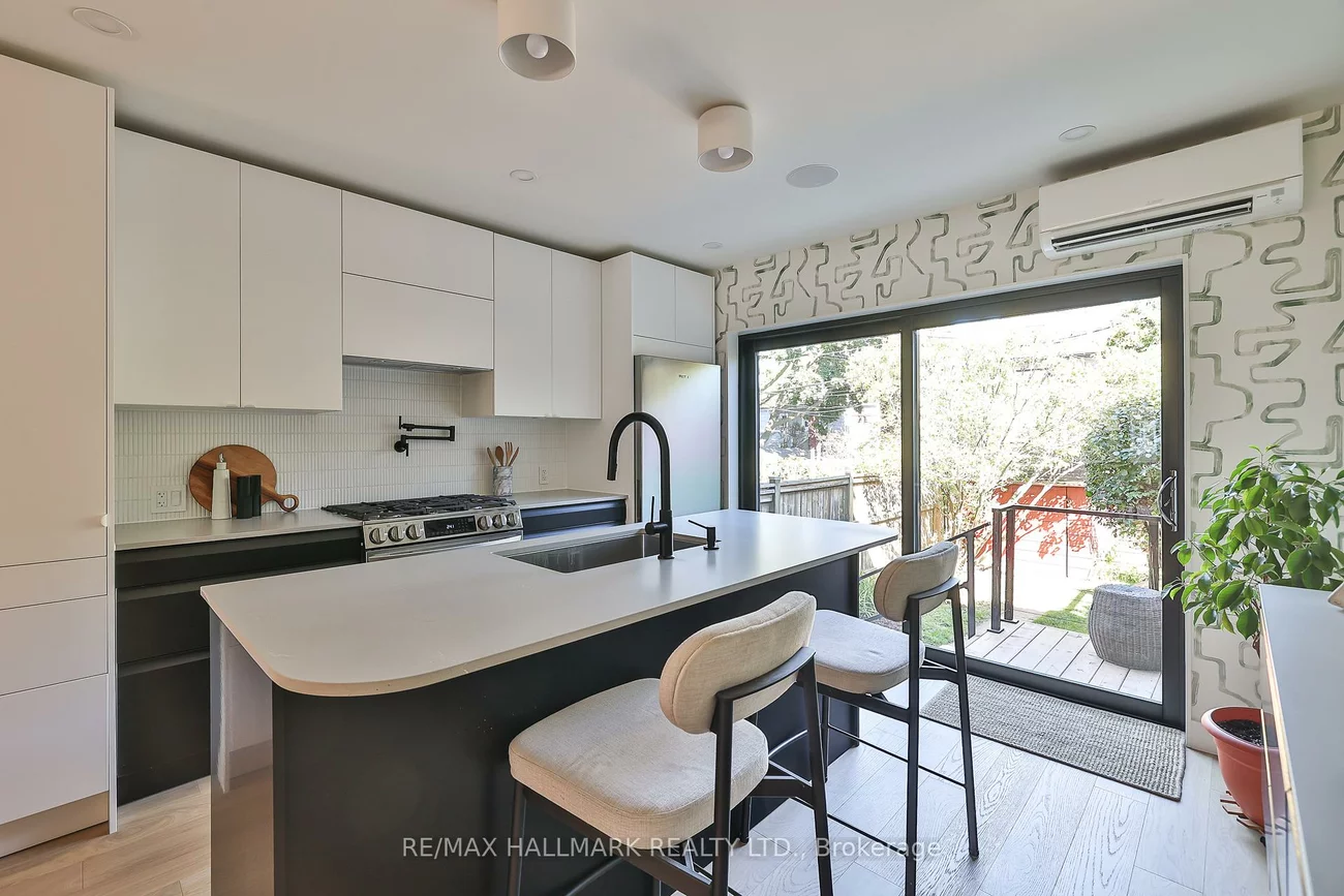 281, Atlas, Oakwood Village, Toronto