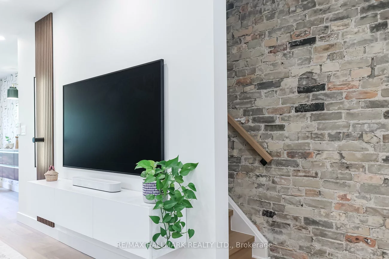 281, Atlas, Oakwood Village, Toronto