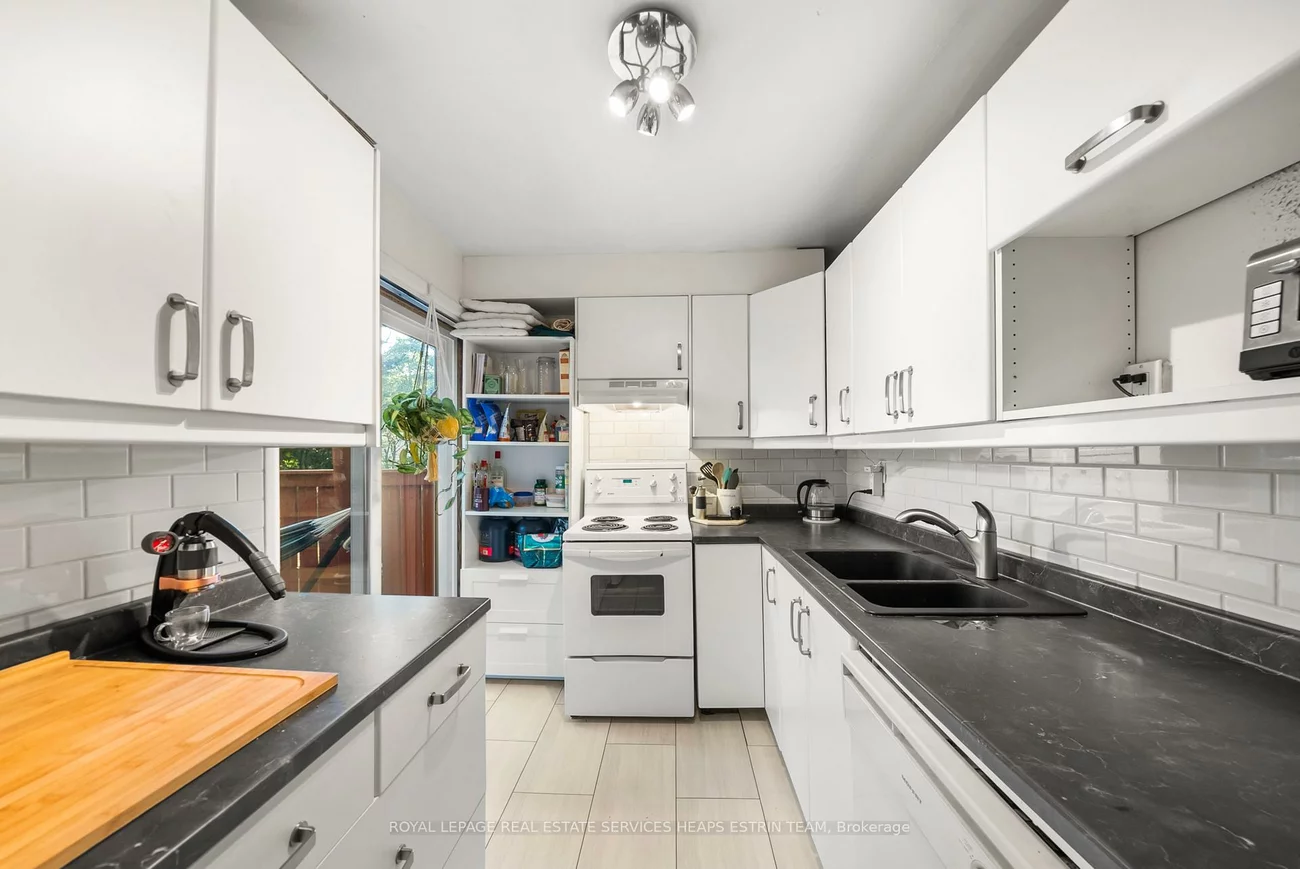 31, Governors, Leaside, Toronto