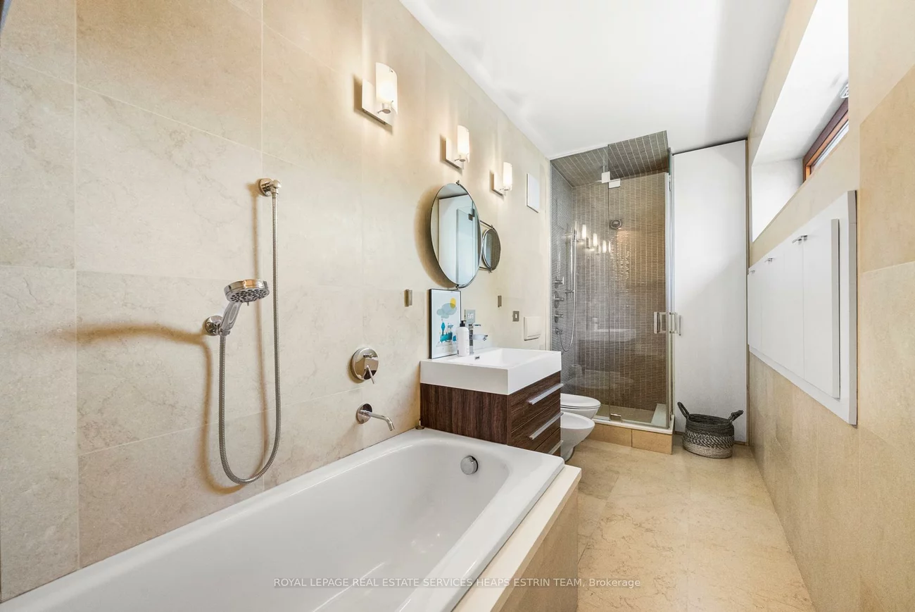 31, Governors, Leaside, Toronto